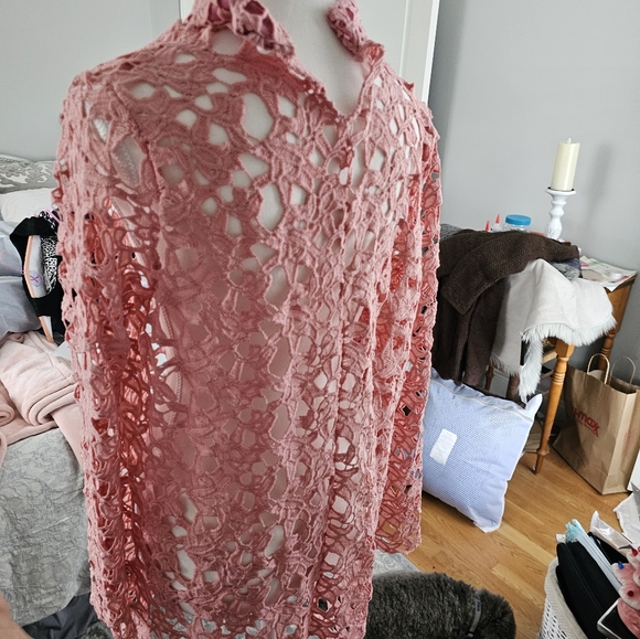 Top - Picture 2 of 2